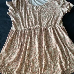 Floral maternity shirt